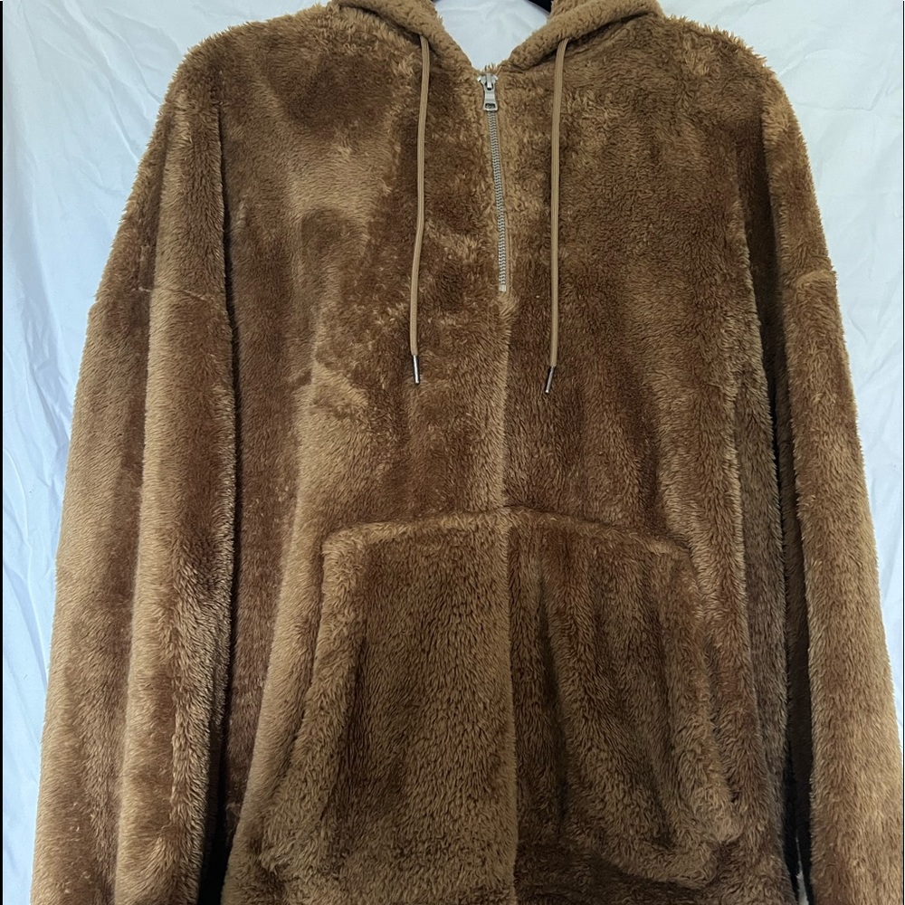 Plush, cozy jacket with hood. Size: XL